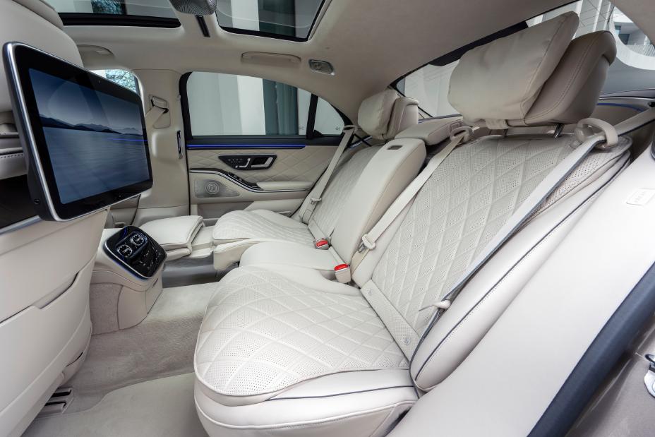 S-Class standard rear cabin wood trim and upholstery