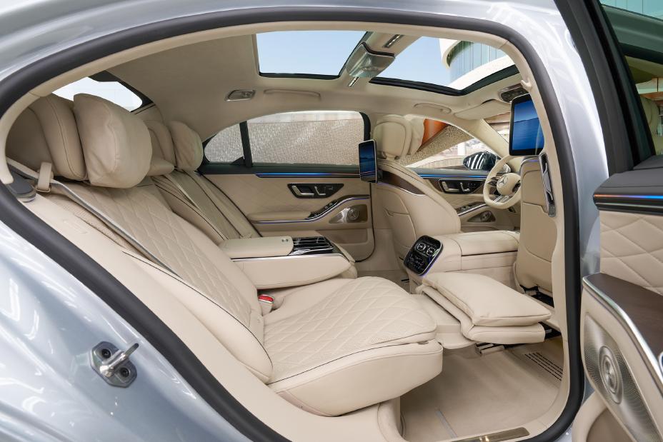 S-Class power-adjustable rear seating with recline and memory