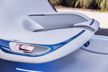 autonomous-concept-car-smart-vision-eq-fortwo