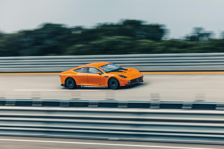 CONCEPT AMG GT XX redefines performance: Technology pioneer